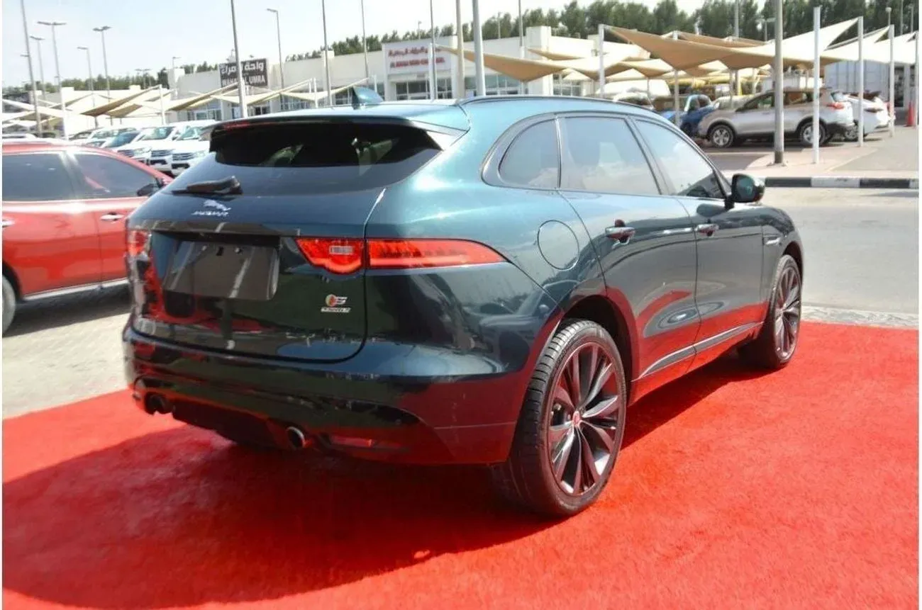Jaguar F-Pace