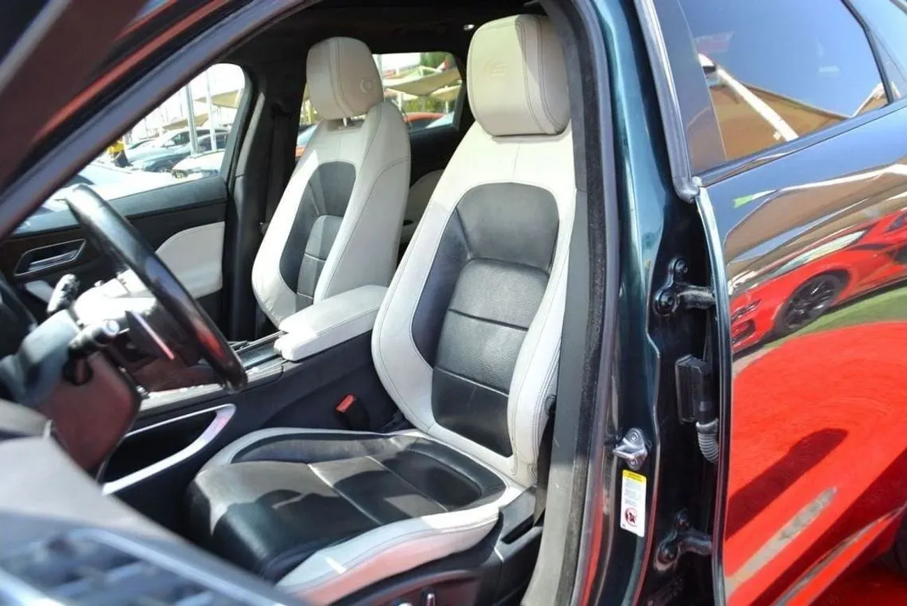 Jaguar F-Pace