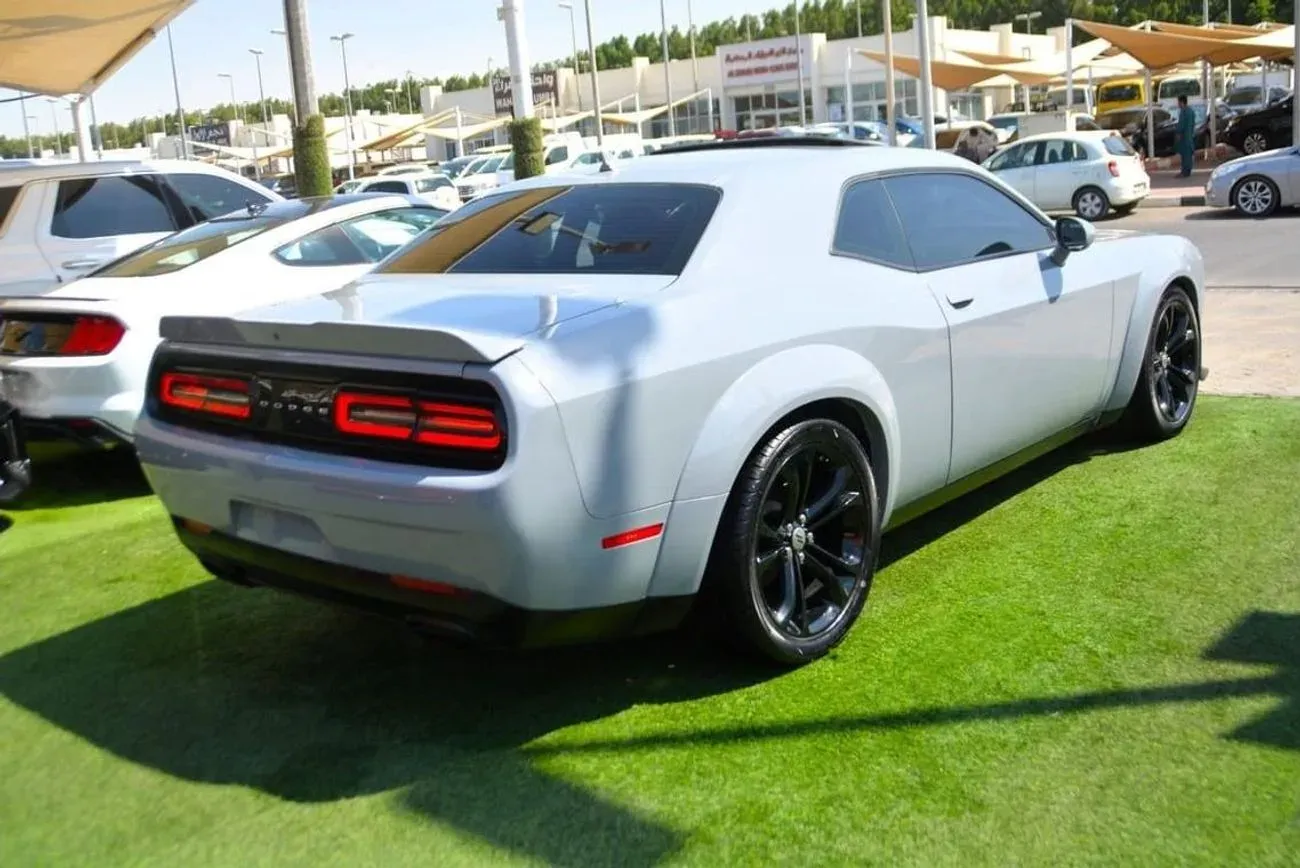 Dodge Challenger