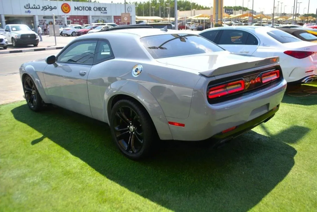 Dodge Challenger