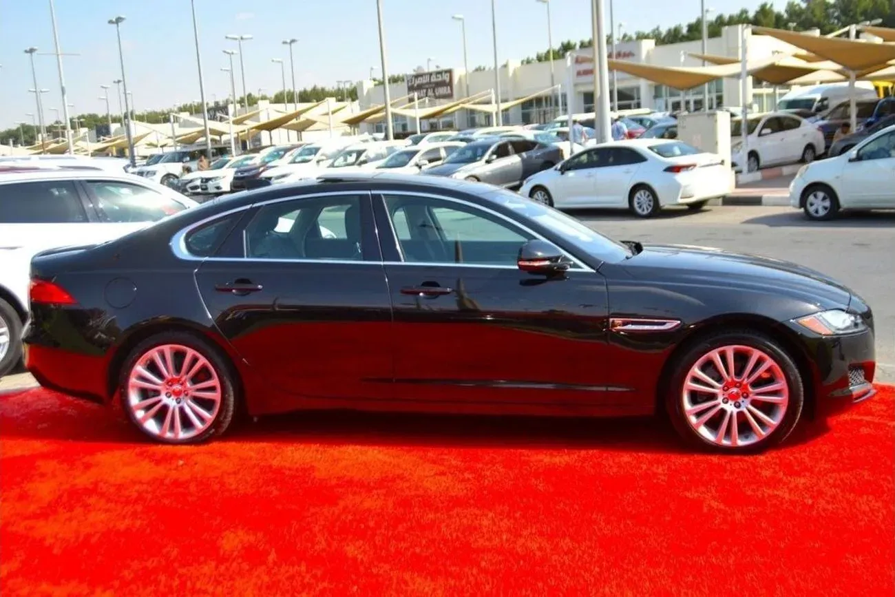 Jaguar XF 2020