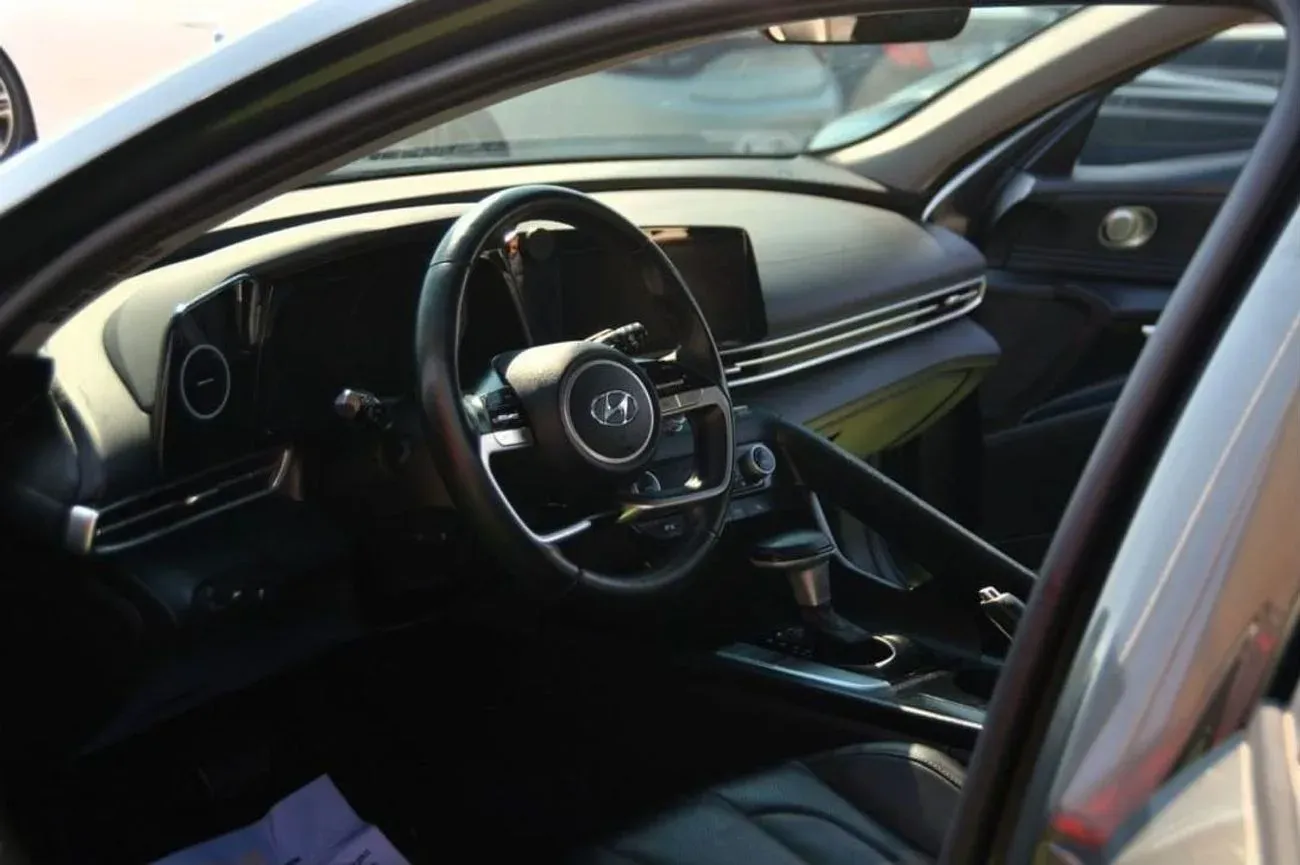 Hyundai Elantra 2021
