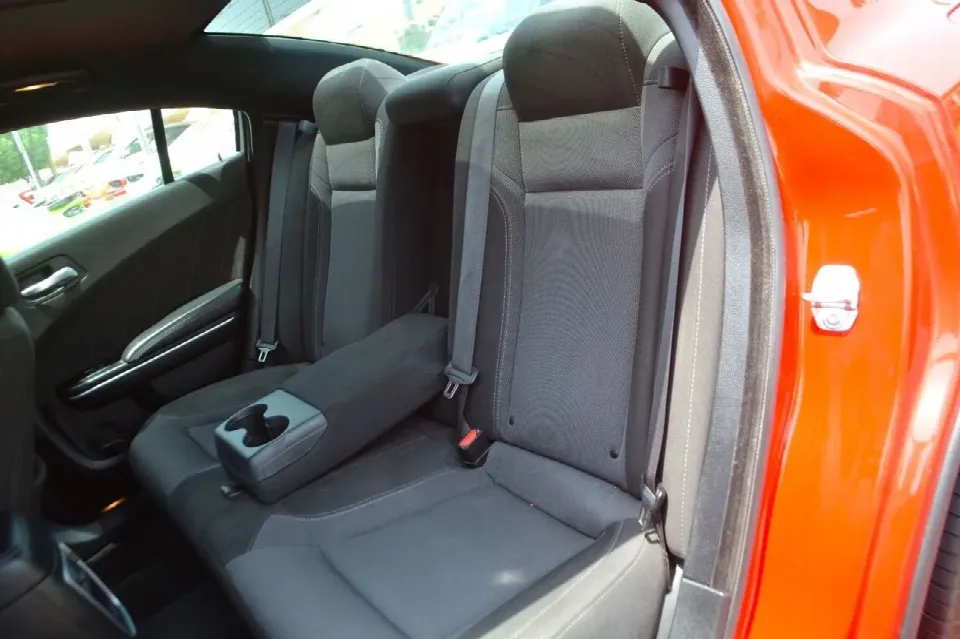 Dodge Charger 2022 — photo 18