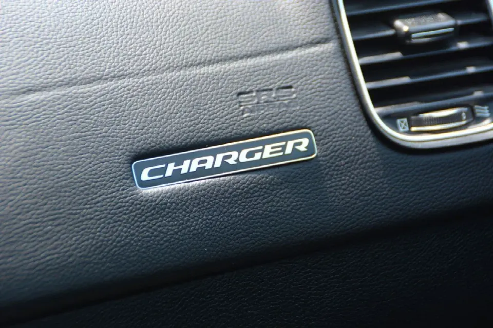 Dodge Charger 2022 — photo 17