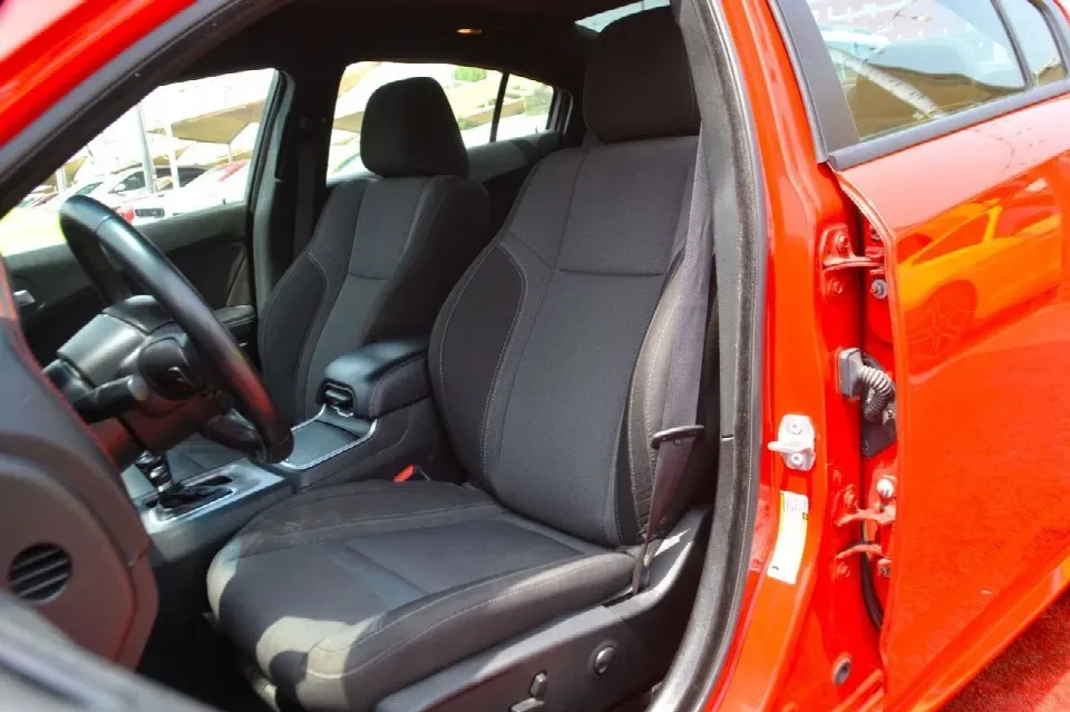 Dodge Charger 2022 — photo 12