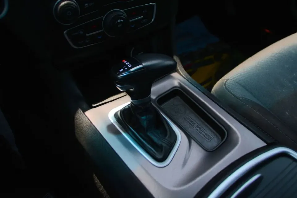 Dodge Charger 2022 — photo 15