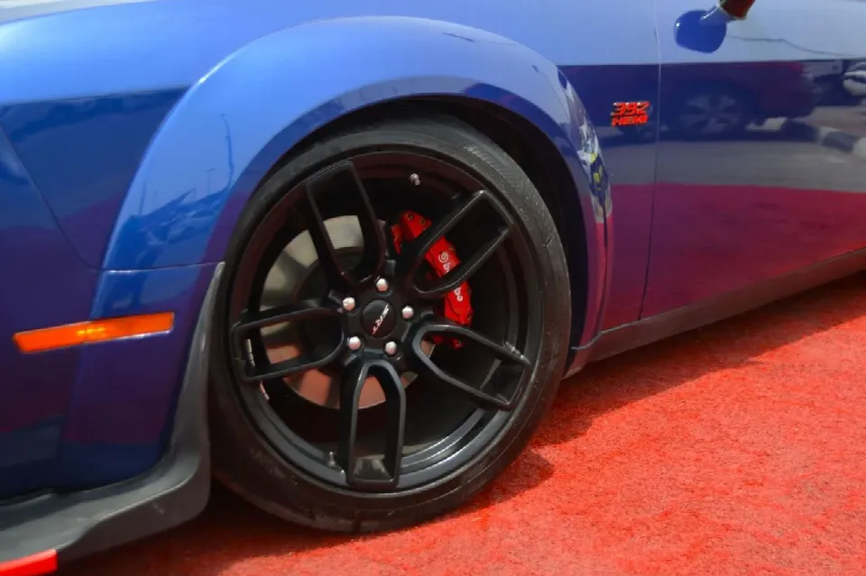 Dodge Challenger 2022 — الصورة 18