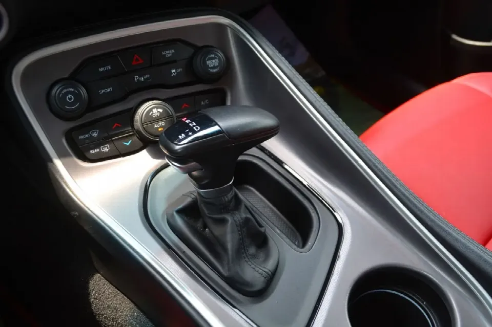 Dodge Challenger 2022 — الصورة 12