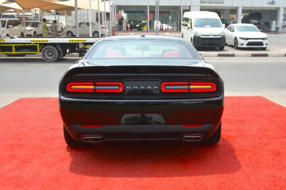 Dodge Challenger 2022 — photo 20