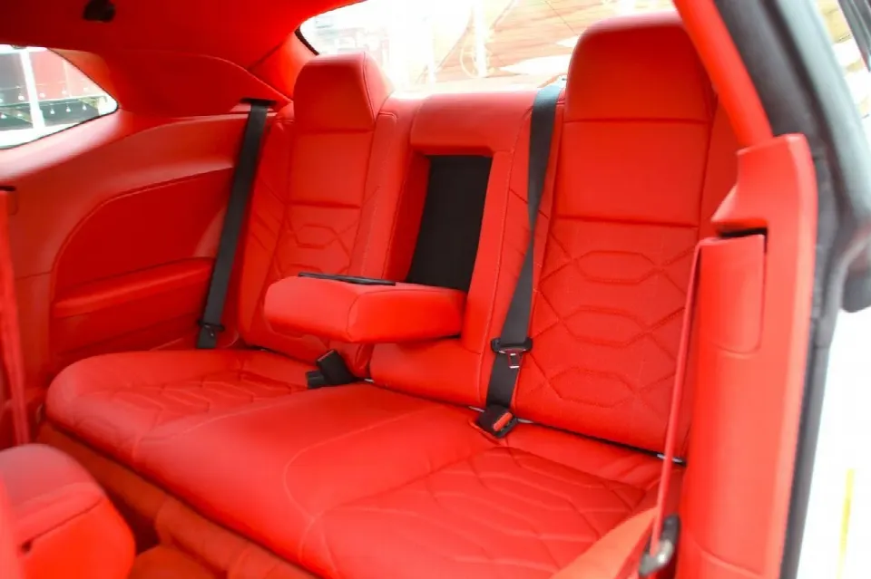 Dodge Challenger 2022 — photo 14