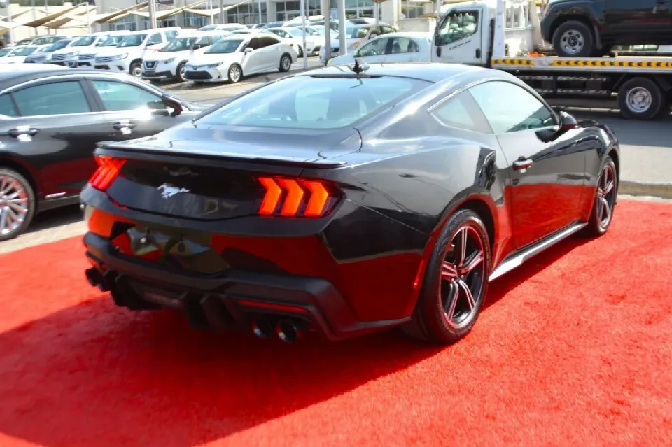 Ford Mustang — photo 5