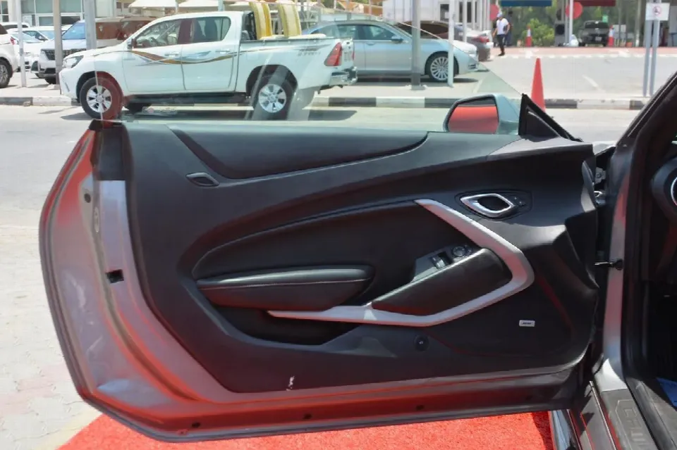 Chevrolet Camaro — photo 18