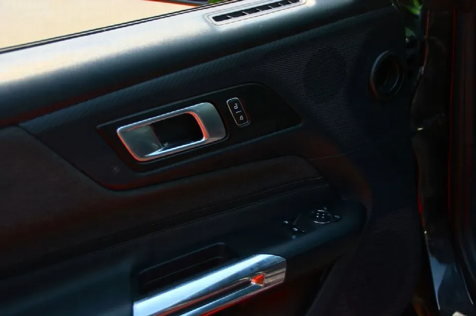 Ford Mustang 2024 — photo 18