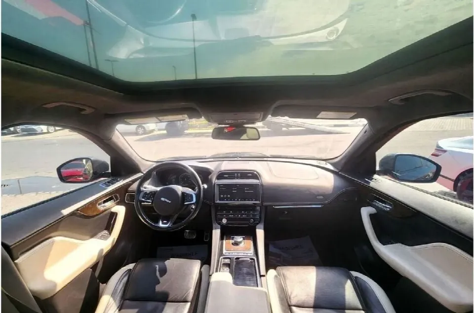 Jaguar F-Pace — photo 8