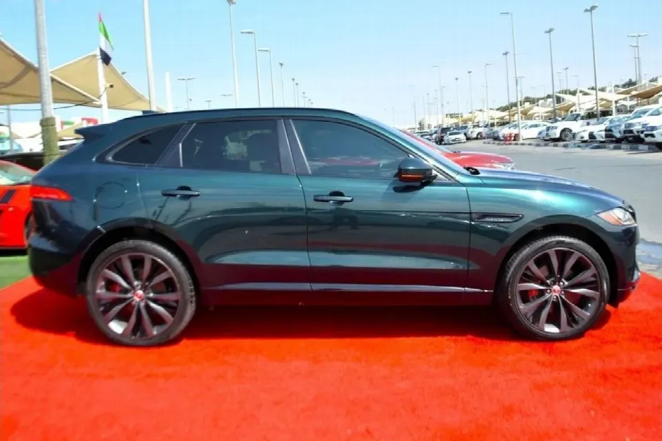 Jaguar F-Pace — photo 20