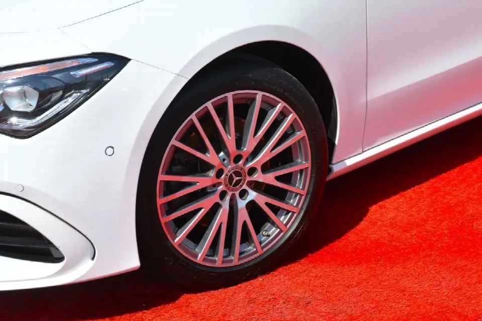 Mercedes-Benz CLA 250 2020 — الصورة 13
