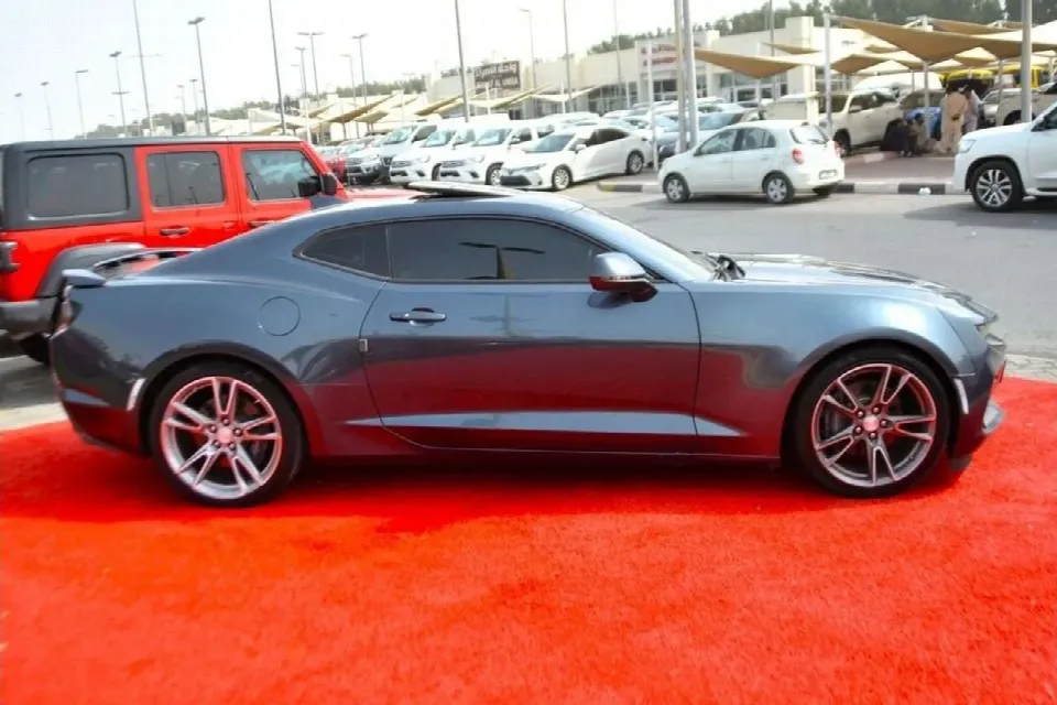 Chevrolet Camaro 2019 — photo 18