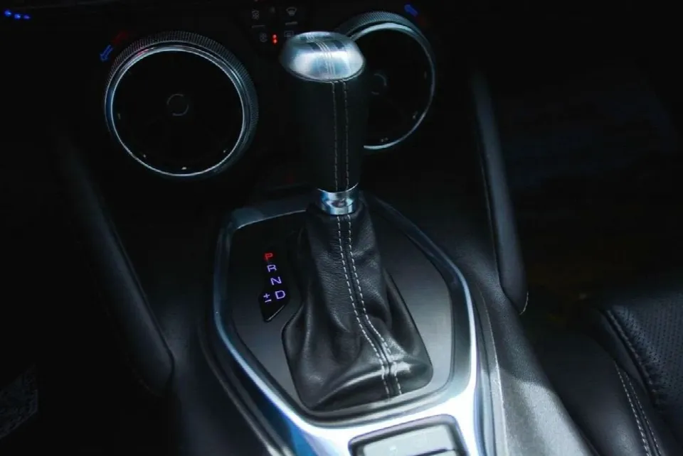 Chevrolet Camaro 2019 — photo 13