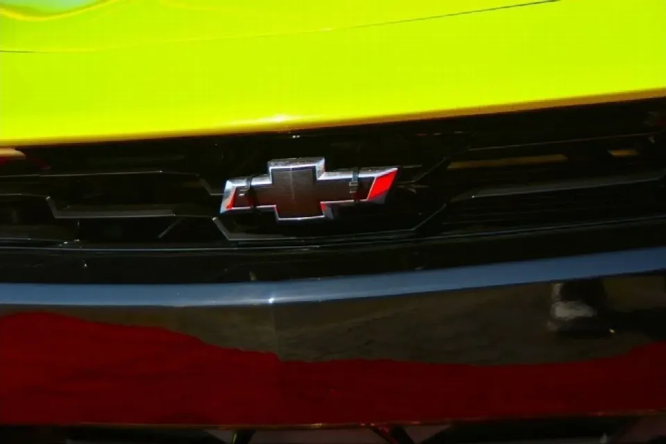 Chevrolet Camaro — photo 17