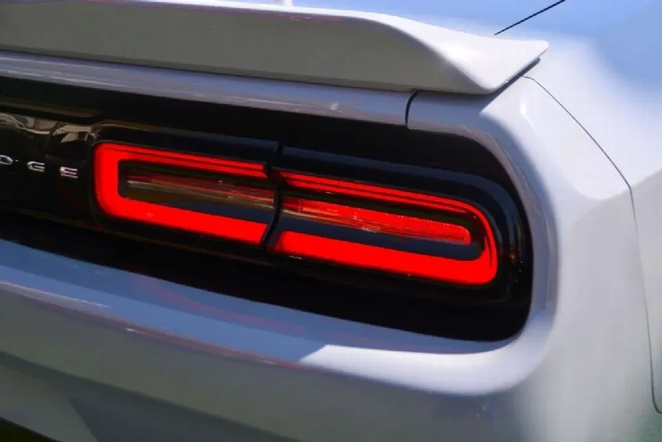 Dodge Challenger — photo 20