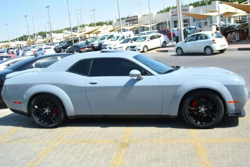 Dodge Challenger — photo 5