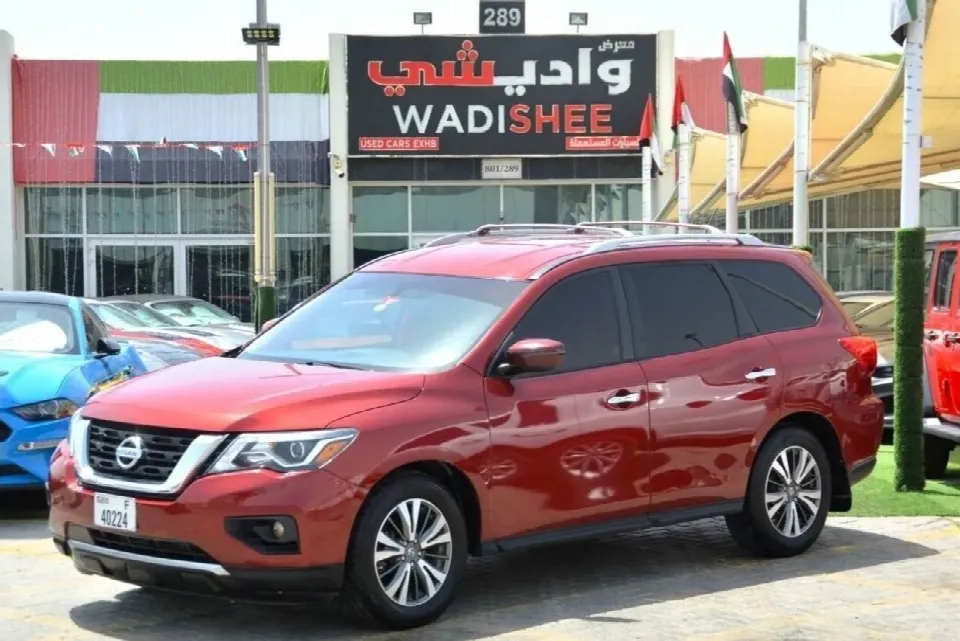 Nissan Pathfinder 2017 — photo 1