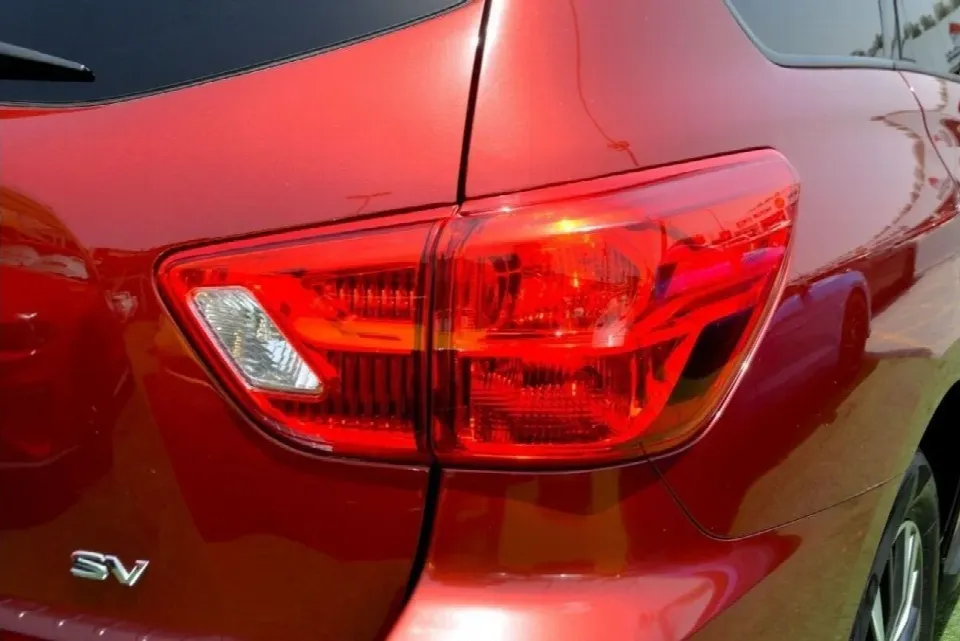 Nissan Pathfinder 2017 — photo 16