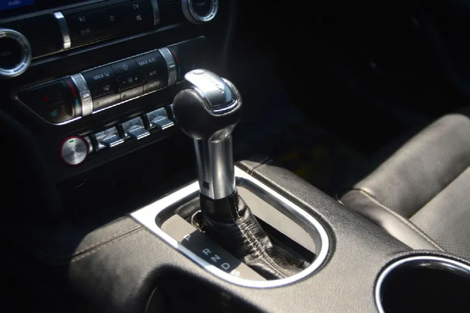 Ford Mustang 2021 — الصورة 16