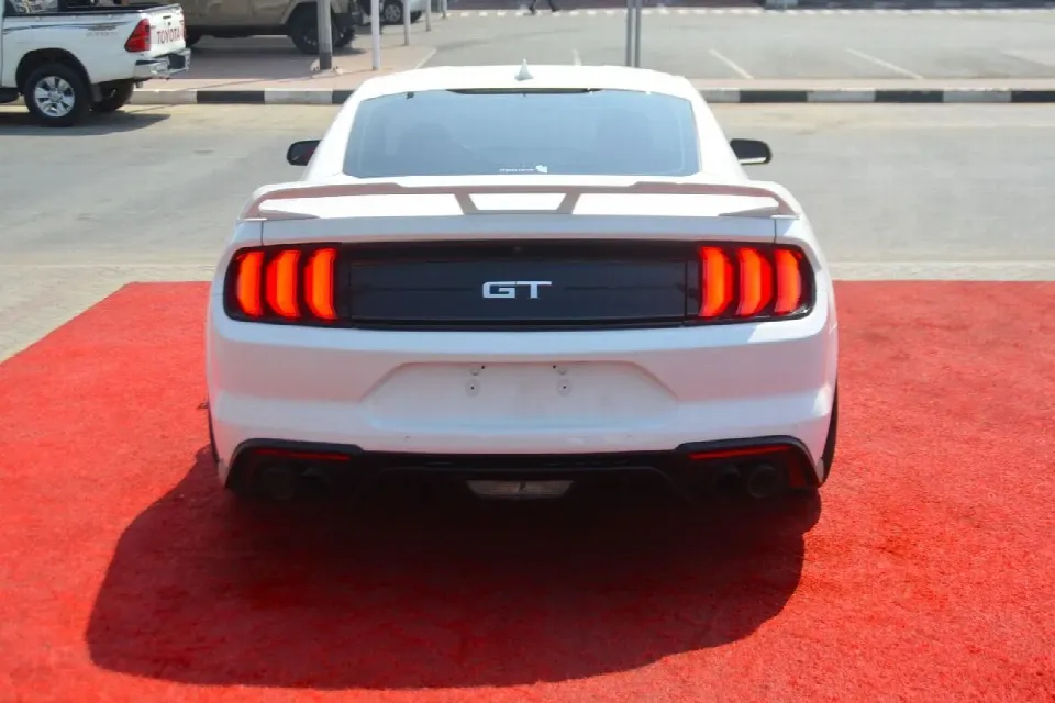 Ford Mustang 2021 — الصورة 7