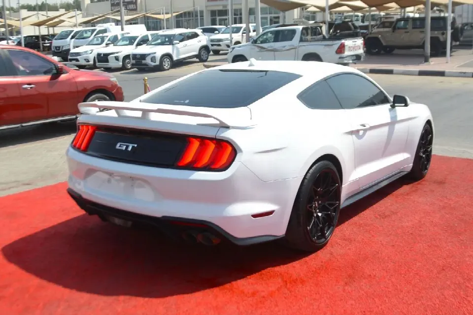 Ford Mustang 2021 — الصورة 6