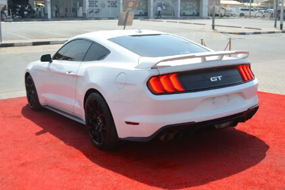Ford Mustang 2021 — الصورة 5