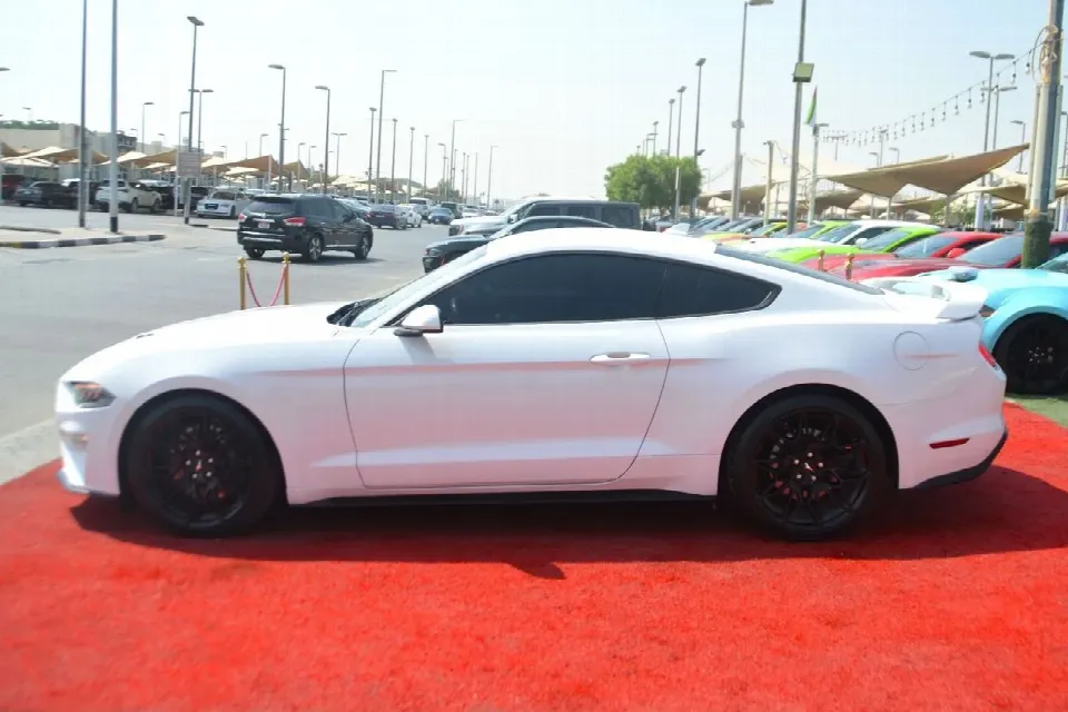 Ford Mustang 2021 — الصورة 24