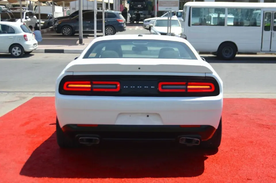 Dodge Challenger 2021 — photo 7