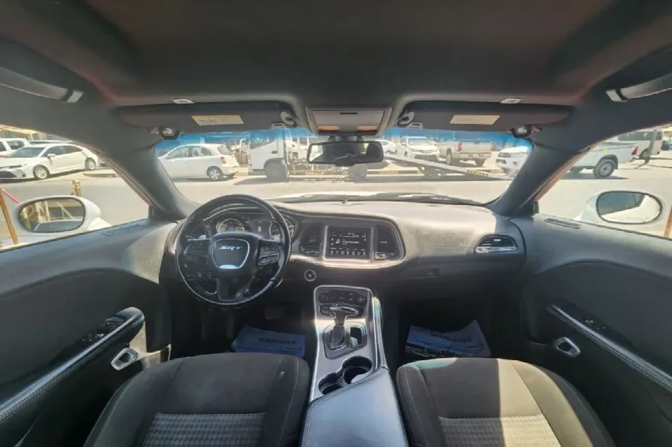 Dodge Challenger 2021 — photo 10