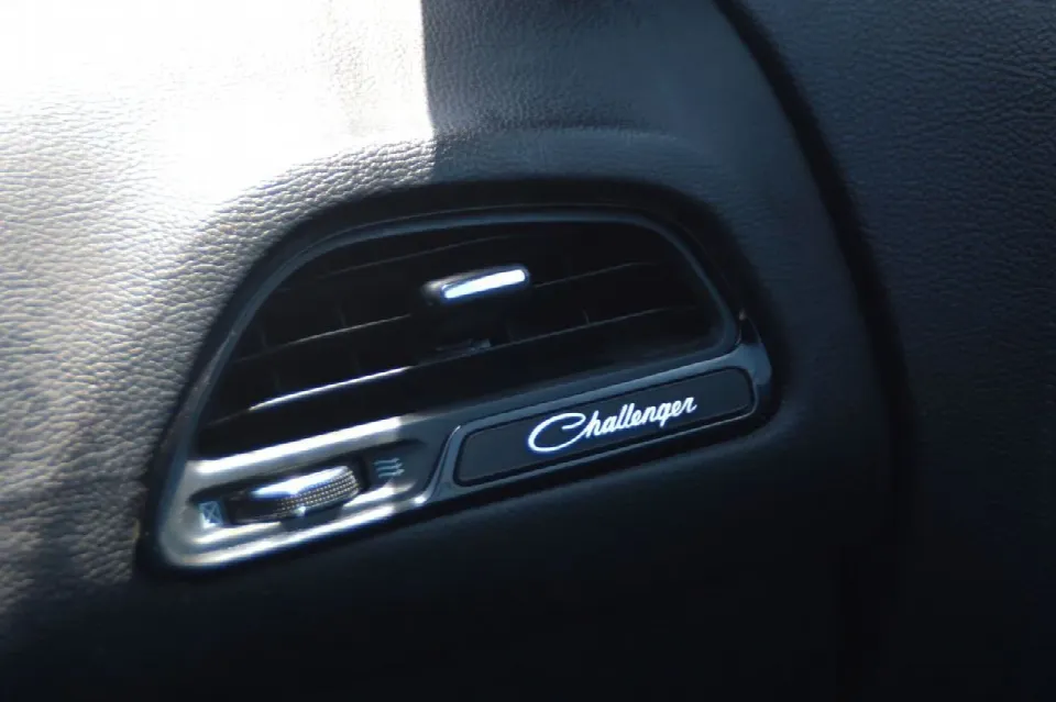 Dodge Challenger 2021 — photo 15