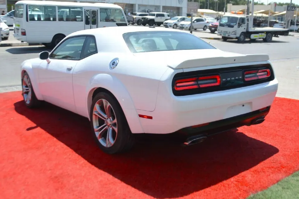 Dodge Challenger 2021 — photo 6