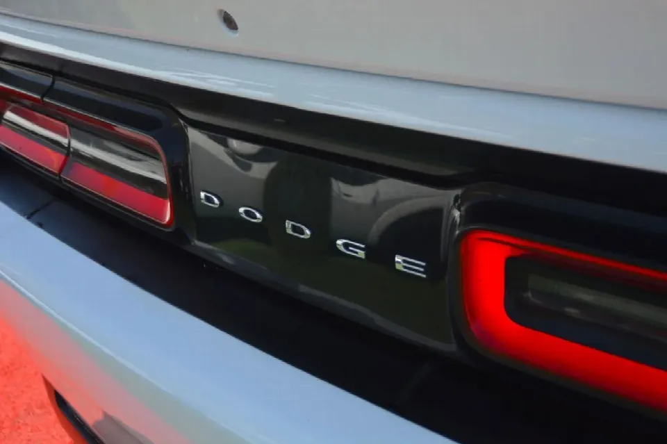 Dodge Challenger 2021 — photo 22