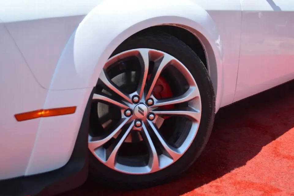 Dodge Challenger 2021 — photo 19