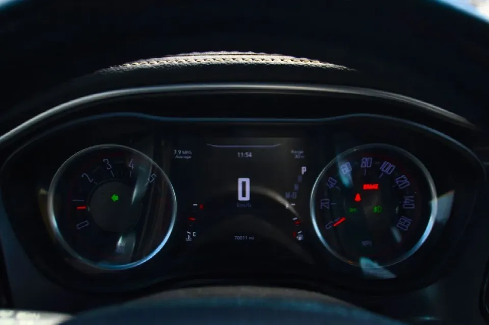 Dodge Challenger 2021 — photo 12