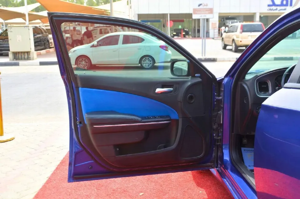 Dodge Charger 2019 — photo 15