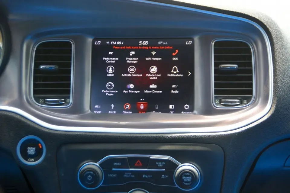 Dodge Charger 2019 — photo 12