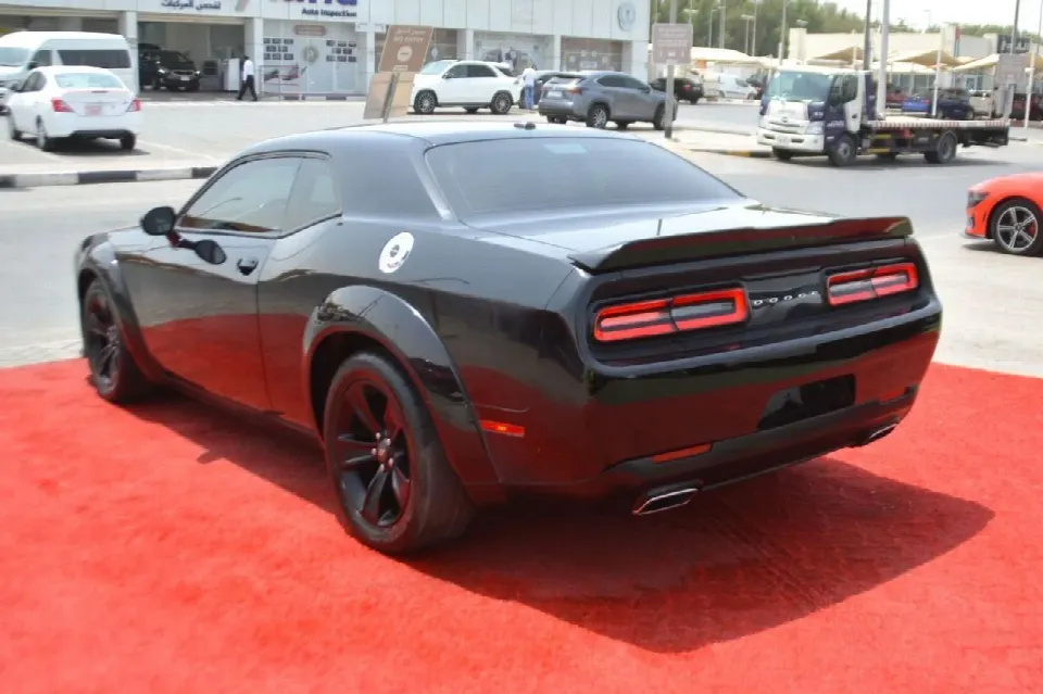 Dodge Challenger 2021 — photo 6