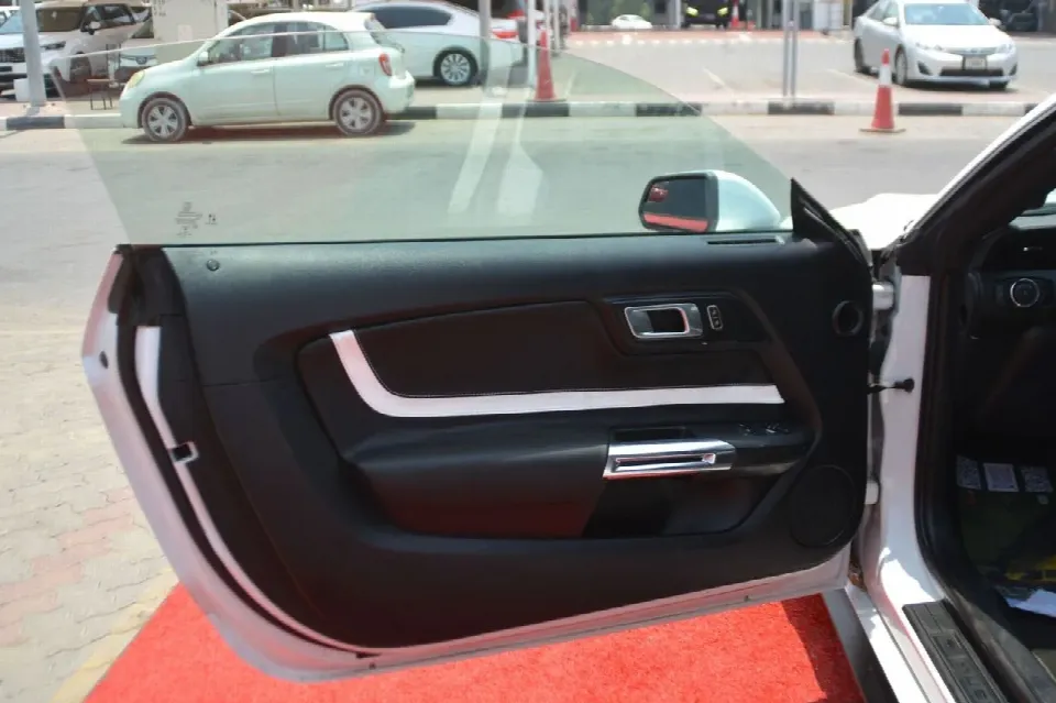 Ford Mustang 2020 — photo 20