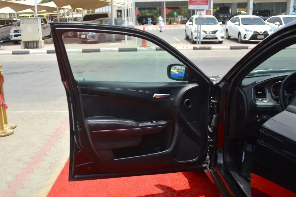 Dodge Charger 2022 — photo 17