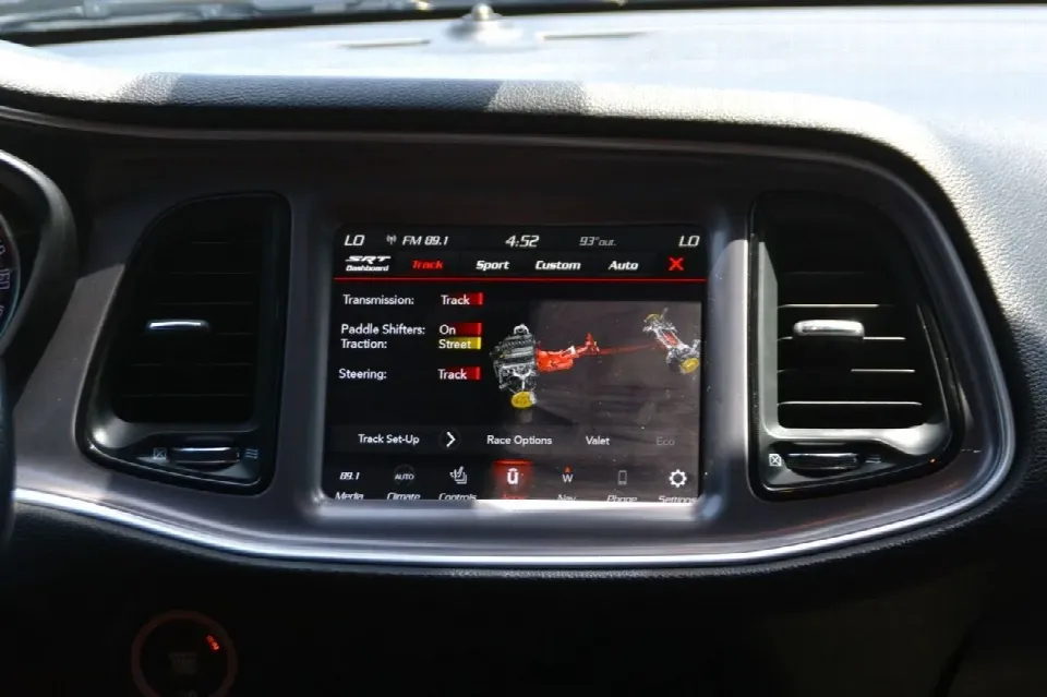 Dodge Challenger 2021 — photo 12