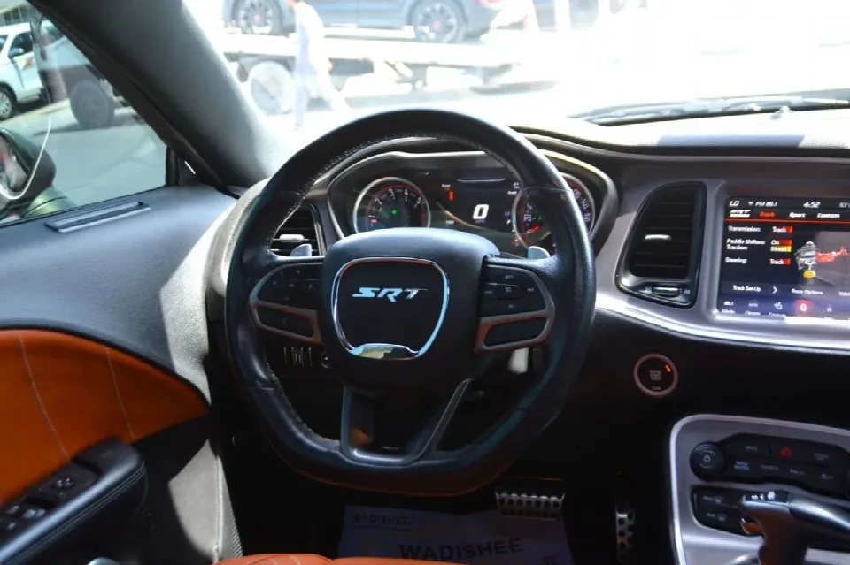 Dodge Challenger 2021 — photo 17
