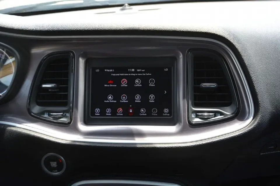 Dodge Challenger 2021 — photo 17