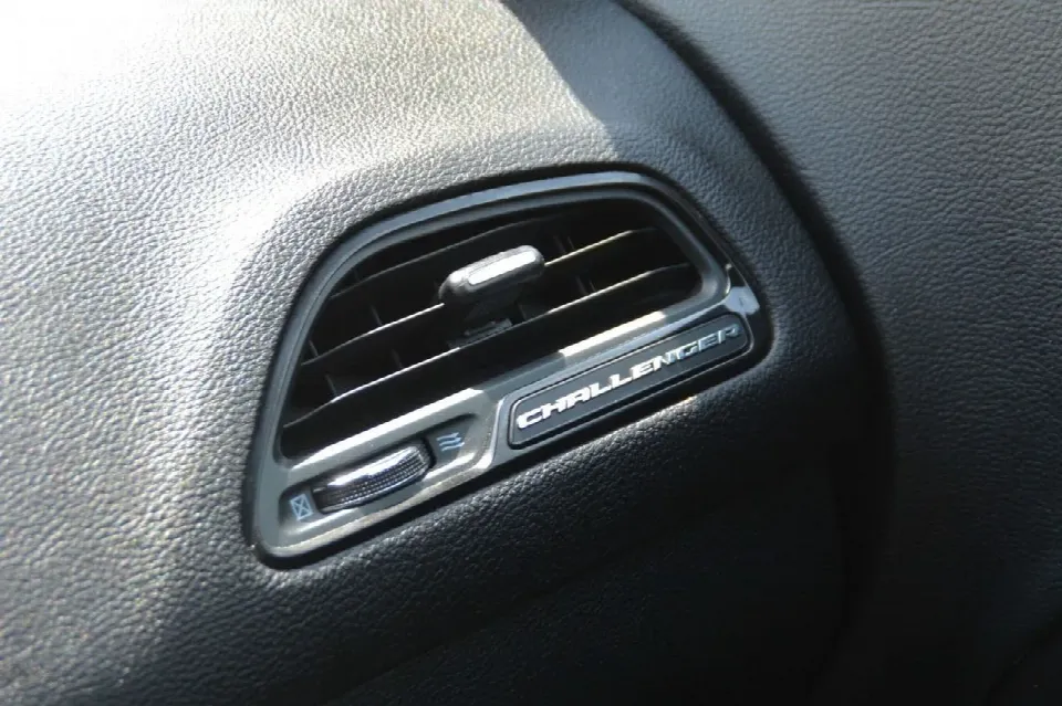 Dodge Challenger 2021 — photo 18