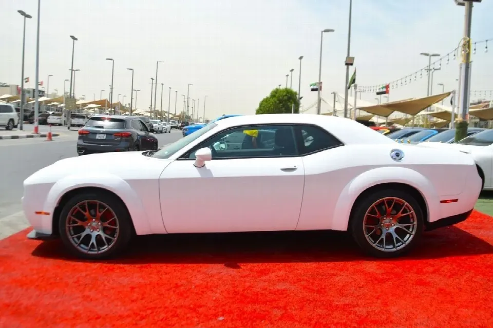Dodge Challenger 2021 — photo 11