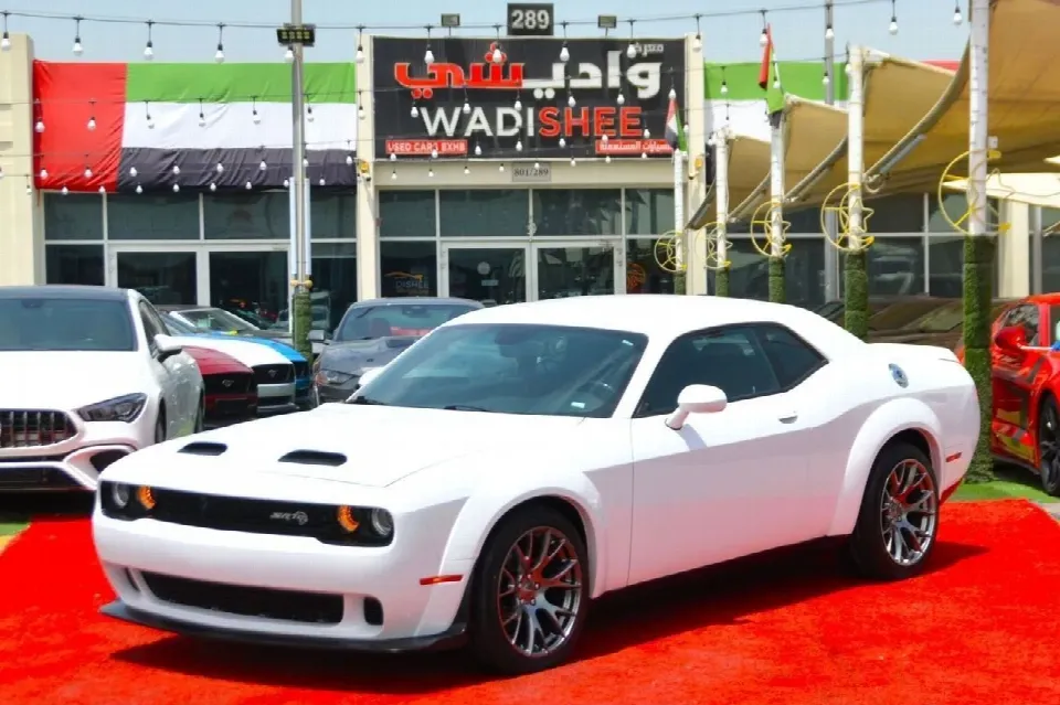 Dodge Challenger 2021 — photo 1